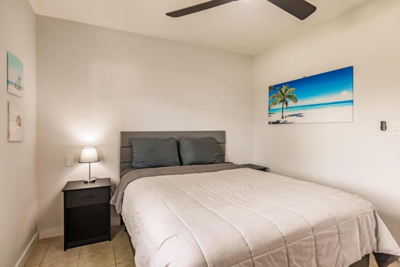 Poolfront Cottage Near Beach With Full Kitchen! Fort Myers Dış mekan fotoğraf