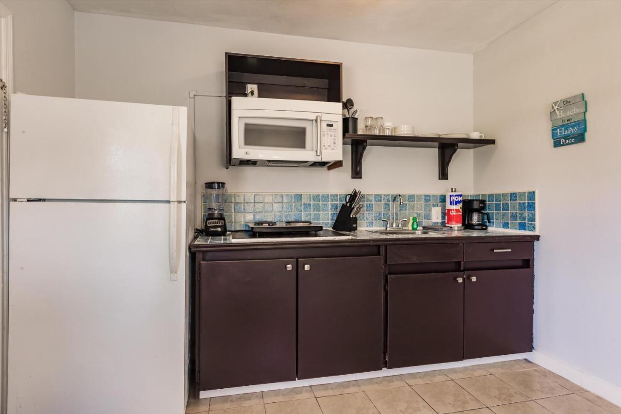 Poolfront Cottage Near Beach With Full Kitchen! Fort Myers Dış mekan fotoğraf