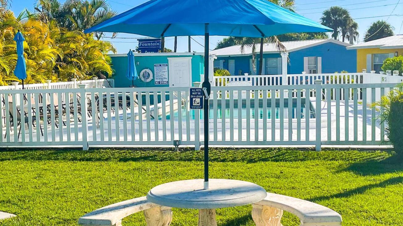 Poolfront Cottage Near Beach With Full Kitchen! Fort Myers Dış mekan fotoğraf